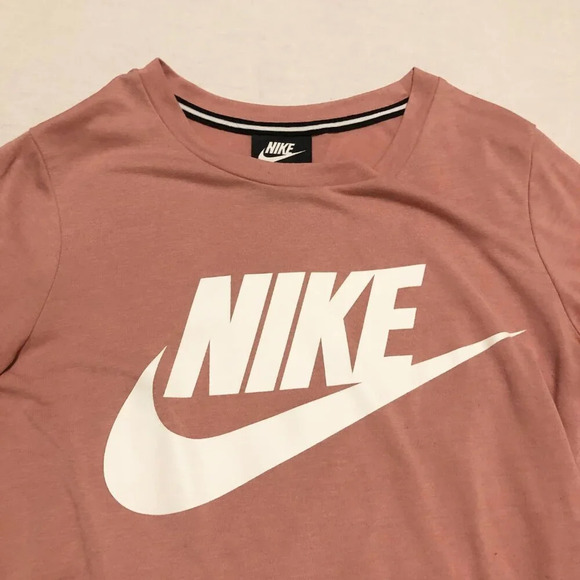 Nike Womens Size XS Tshirt Tee Shirt Sportswear Activewear - Picture 2 of 15
